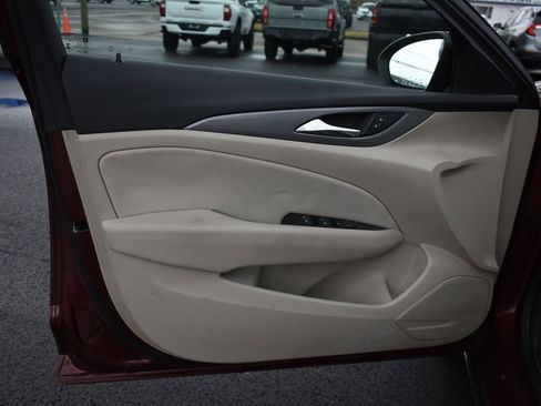 Used 2018 Buick Regal Preferred w/ Driver Confidence Package #1 image 11