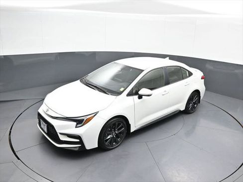 Certified 2026 Toyota Corolla SE FWD image 33