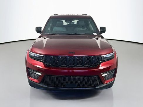 New 2025 Jeep Grand Cherokee Altitude image 2