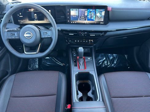 New 2026 Nissan Kicks SR w/ Cold Weather Package FWD image 16