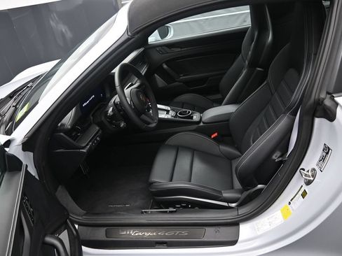 Certified 2025 Porsche 911 Targa 4 GTS AWD/4WD image 8