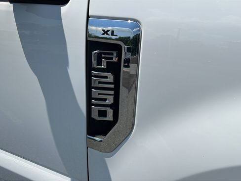 Used 2022 Ford F250 XL w/ Power Equipment Group AWD/4WD image 24