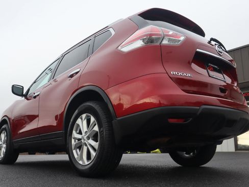 Used 2015 Nissan Rogue SV w/ SV Moonroof Package image 19