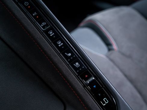Used 2023 Chevrolet Corvette Z06 RWD image 18