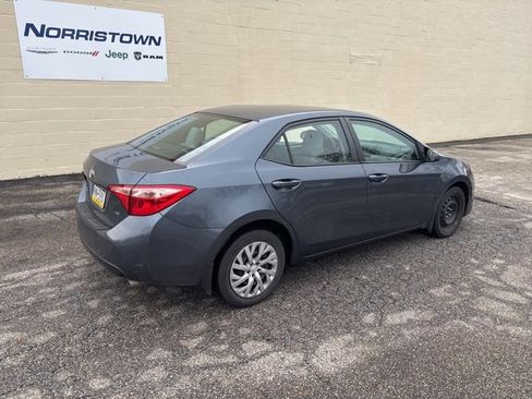 Used 2017 Toyota Corolla L image 3
