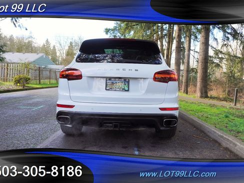 Used 2017 Porsche Cayenne Platinum Edition image 10