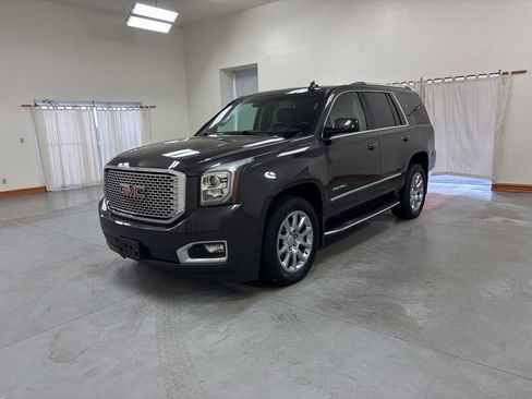 Used 2017 GMC Yukon Denali w/ Open Road Package AWD/4WD image 4