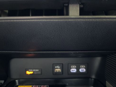 Used 2025 Toyota Camry SE image 16