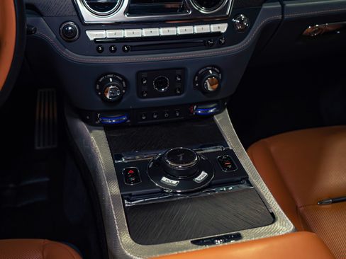 Used 2018 Rolls-Royce Wraith RWD image 37