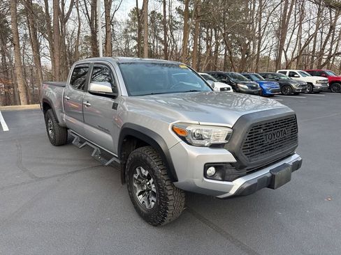 Used 2017 Toyota Tacoma TRD Off-Road image 1