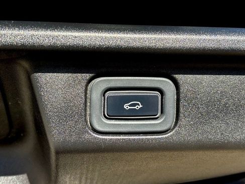 Used 2023 Land Rover Range Rover First Edition image 32