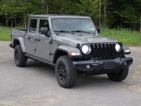 Used 2023 Jeep Gladiator Sport AWD/4WD image 8
