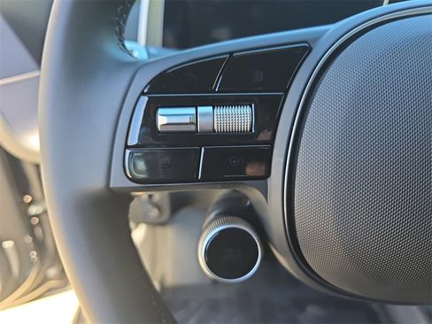 New 2025 Hyundai Ioniq 6 SE image 17