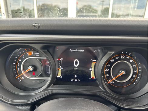 Used 2024 Jeep Wrangler Unlimited Rubicon w/ Convenience Group AWD/4WD image 6
