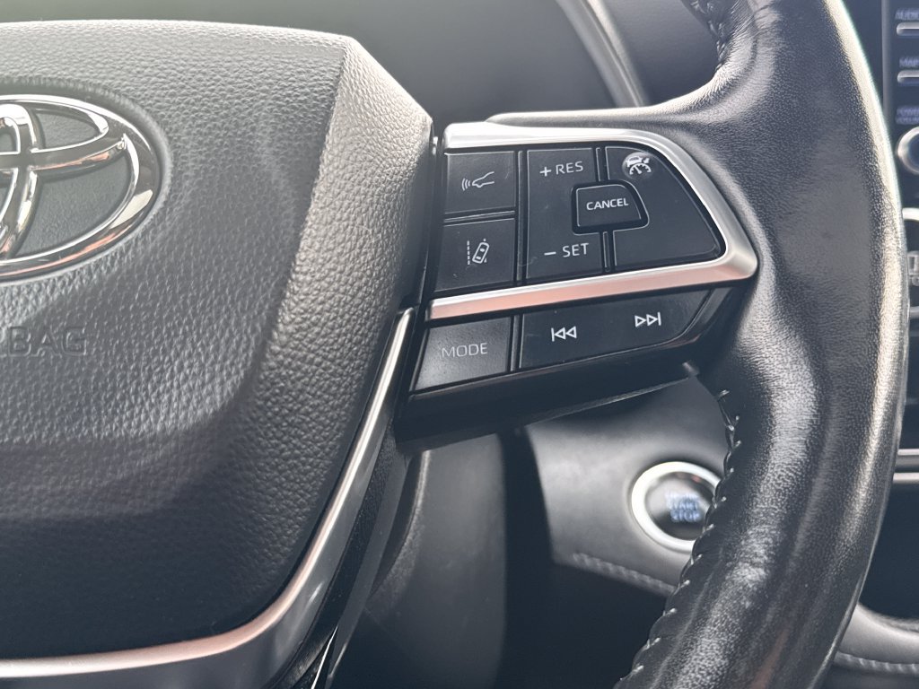 Used 2020 Toyota Highlander Limited AWD/4WD image 19