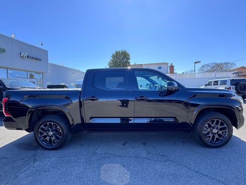 Used 2024 Toyota Tundra Platinum AWD/4WD image 8