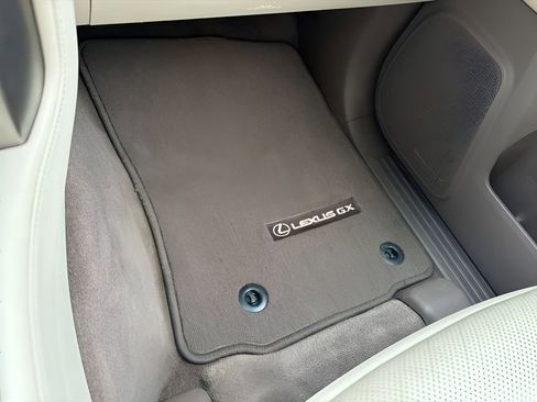 Used 2015 Lexus GX 460 w/ Premium Package AWD/4WD image 22