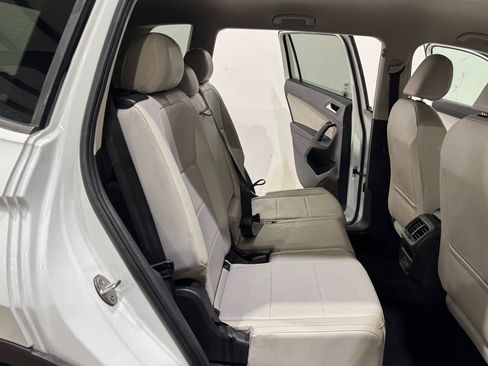 Used 2019 Volkswagen Tiguan SE FWD image 13