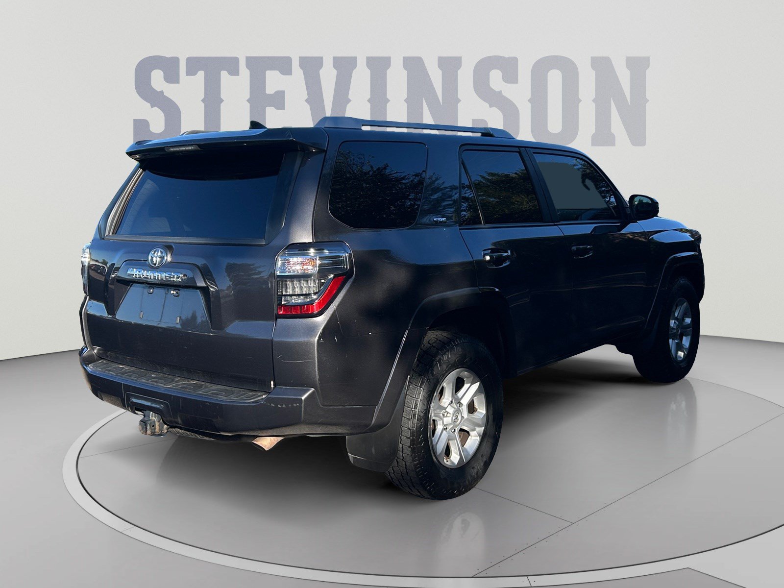 Used 2018 Toyota 4Runner SR5 RWD image 5