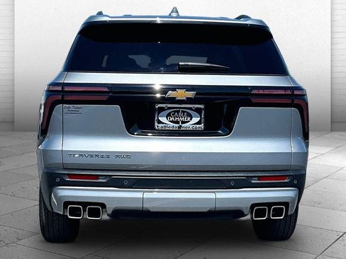 Used 2025 Chevrolet Traverse LT AWD/4WD image 3