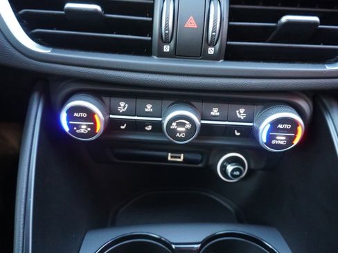 New 2025 Alfa Romeo Giulia AWD image 24