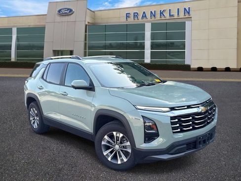 Used 2025 Chevrolet Equinox LT w/ Convenience Package II FWD image 1