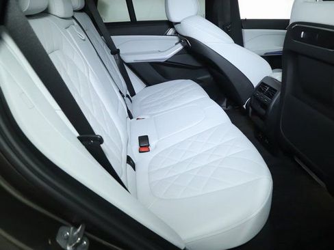 Certified 2024 BMW X5 xDrive40i w/ Premium Package image 33