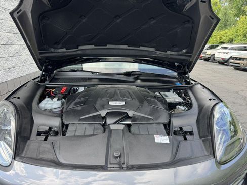 Used 2019 Porsche Cayenne AWD/4WD image 5