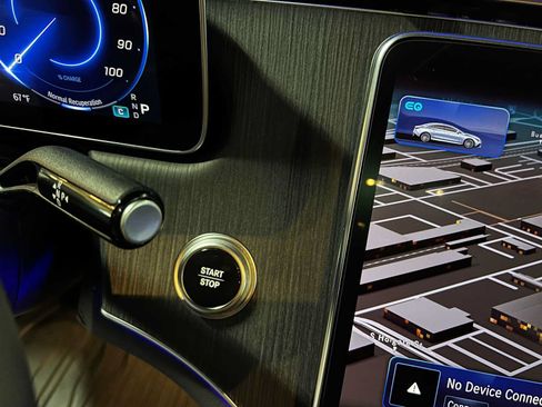 Certified 2026 Mercedes-Benz EQE 320 4MATIC Sedan image 33