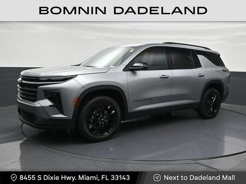Used 2025 Chevrolet Traverse LT w/ Midnight/Sport Edition FWD image 1