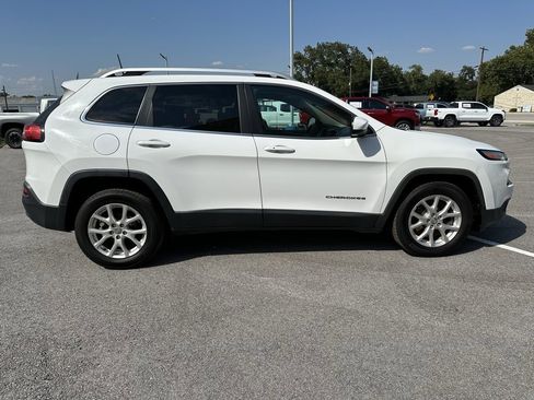 Used 2018 Jeep Cherokee Latitude Plus image 6