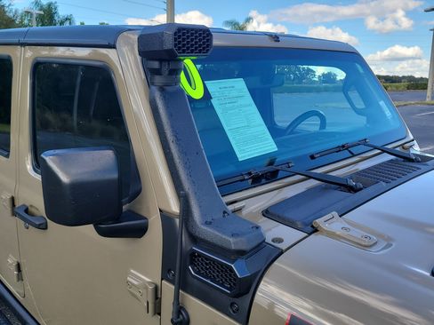 Used 2020 Jeep Gladiator Rubicon image 11