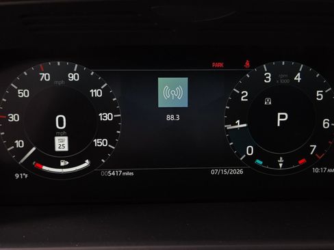 Used 2026 Land Rover Discovery Limited Edition AWD/4WD image 34