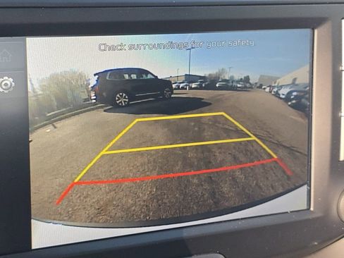 Used 2023 Kia Soul LX w/ LX Technology Package image 28