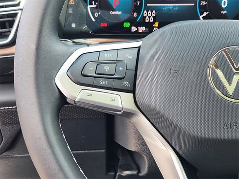 New 2025 Volkswagen Atlas SE image 7