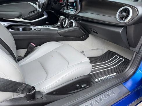 Used 2018 Chevrolet Camaro SS RWD image 23