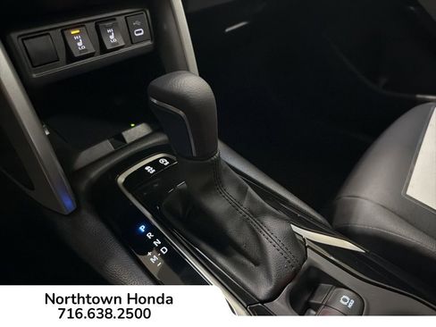 Used 2025 Toyota Corolla Cross XLE image 14