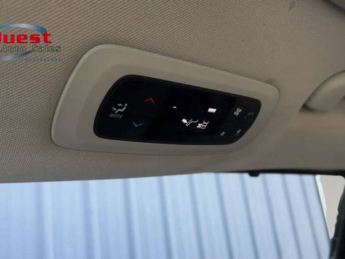 Used 2018 Chrysler Pacifica Touring-L Plus FWD image 42