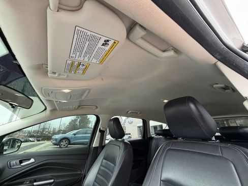 Used 2019 Ford Escape SEL image 16