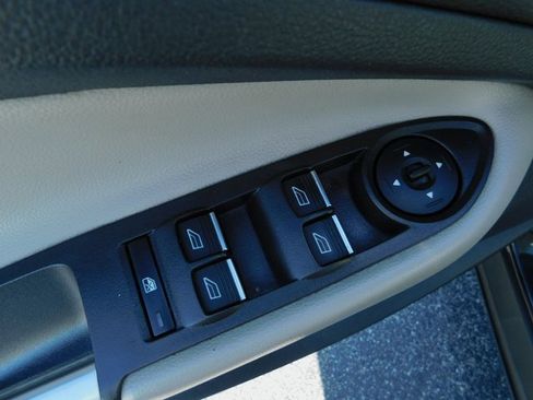 Used 2019 Ford Escape SEL image 24