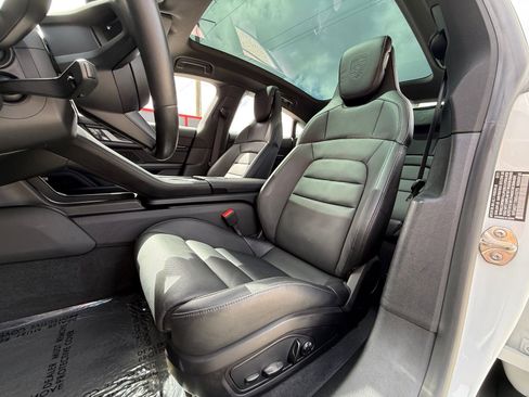 Used 2021 Porsche Taycan 4S image 15