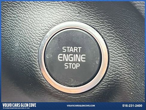 Certified 2024 Volvo XC40 B5 Plus w/ Protection Package Premier image 32