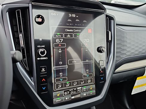 Certified 2025 Subaru Forester Limited image 17