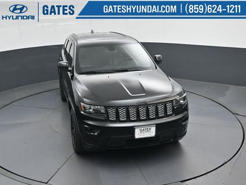 Used 2021 Jeep Grand Cherokee Laredo X AWD/4WD image 50