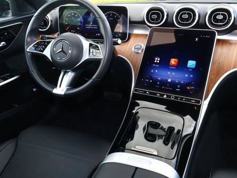 Used 2025 Mercedes-Benz C 300 Sedan image 9