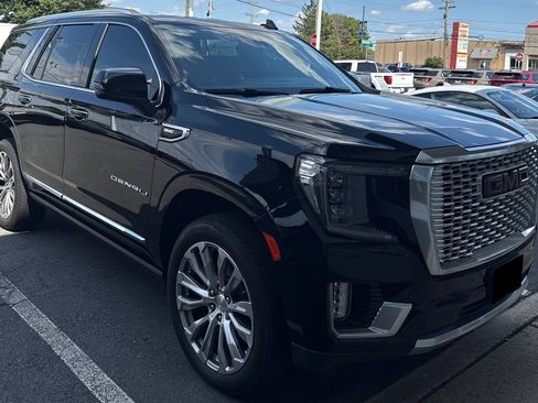 Used 2021 GMC Yukon Denali w/ Denali Premium Package AWD/4WD image 1