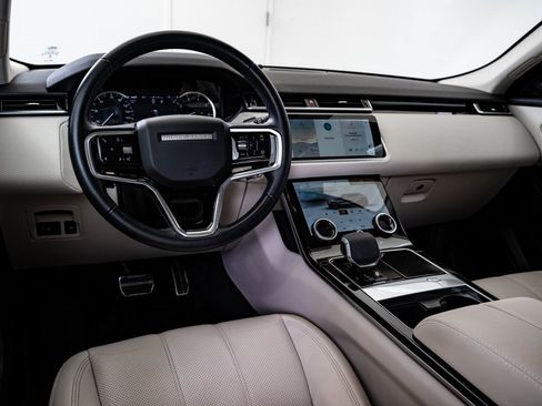 Used 2023 Land Rover Range Rover Velar R-Dynamic S image 4