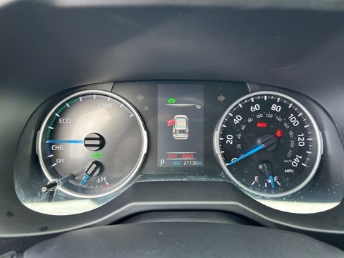Used 2021 Toyota RAV4 LE AWD/4WD image 17