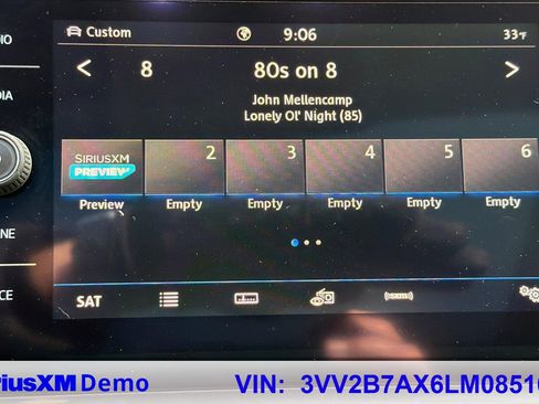 Used 2020 Volkswagen Tiguan SE w/ Panoramic Sunroof Package image 38