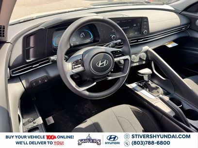 New 2026 Hyundai Elantra SE